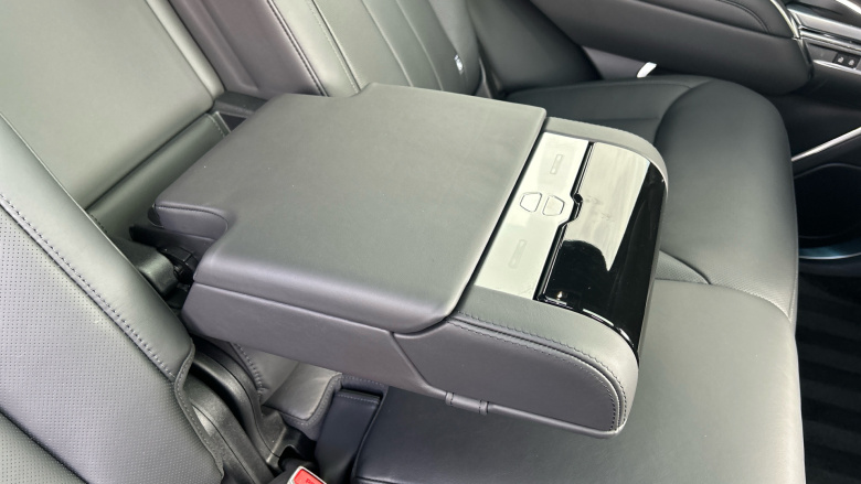 Land Rover Range Rover 3.0 P460e SE 4dr Auto Estate